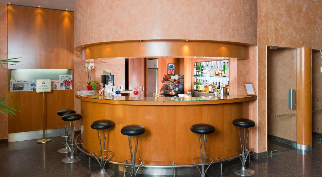 Hotel Opera Cadet Париж Ресторант снимка